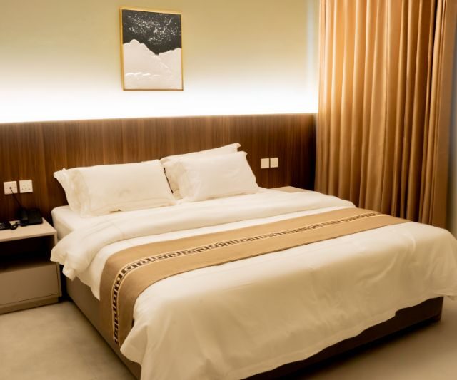 classic queen room (3) 3